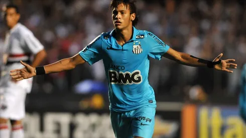 Camisa azul-turquesa servirá de inspiração para novo uniforme do Santos Foto: Ivan Storti – Santos FC