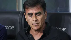 Gustavo Quinteros deve ser fundamental em decisão final sobre saída de volante.