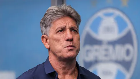 RS - PORTO ALEGRE - 08/12/2024 - BRASILEIRO A 2024, GREMIO X CORINTHIANS - Renato Portaluppi tecnico do Gremio durante partida contra o Corinthians no estadio Arena do Gremio pelo campeonato Brasileiro A 2024.