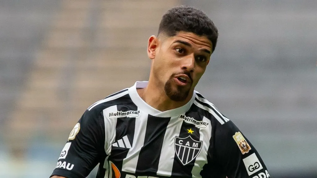 Rubens não vai jogar no Grêmio - Foto: Fernando Moreno/AGIF.