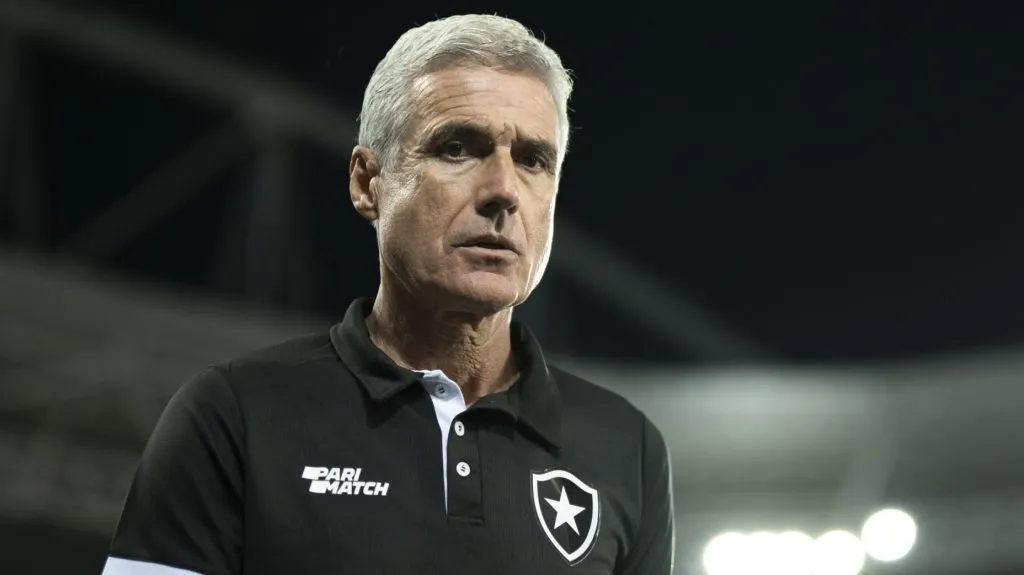 Luís Castro se destacou pelo Botafogo - Foto: Jorge Rodrigues/AGIF.