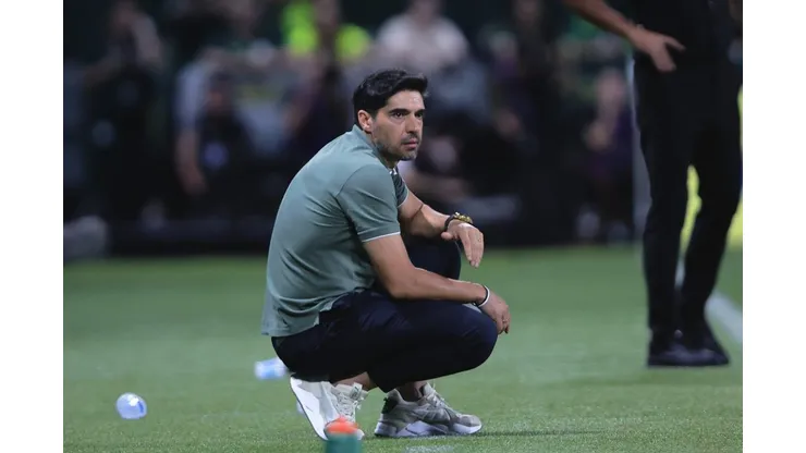 Faturamento de Klopp no Liverpool supera o de Abel Ferreira no Palmeiras