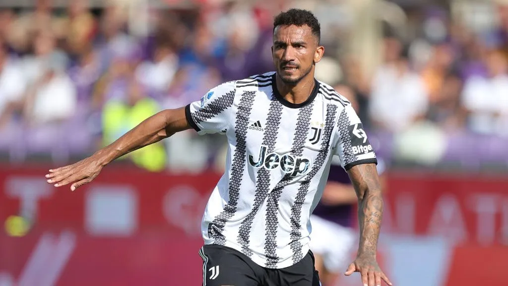 Danilo em ação pela Juventus-ITA (Photo by Gabriele Maltinti/Getty Images)