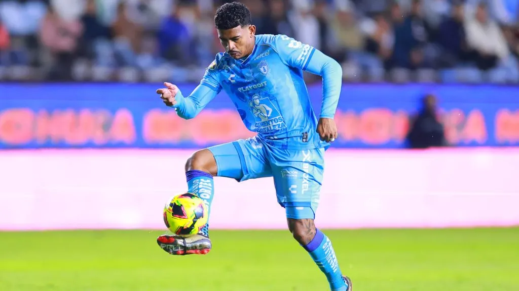 John Kennedy teve situação exposta no Fluminense – Foto: Hector Vivas/Getty Images