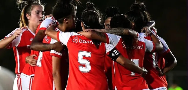 Bianca Martins, capitã da base colorada durante partida na Copinha 2024 contra o Red Bull Bragantino. Foto:  Marcos Ribolli/Ag. Paulistão