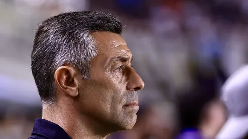 Pedro Caixinha teve sua parcela de culpa em derrota do Santos para o São Bernardo e torcida reclamou do português