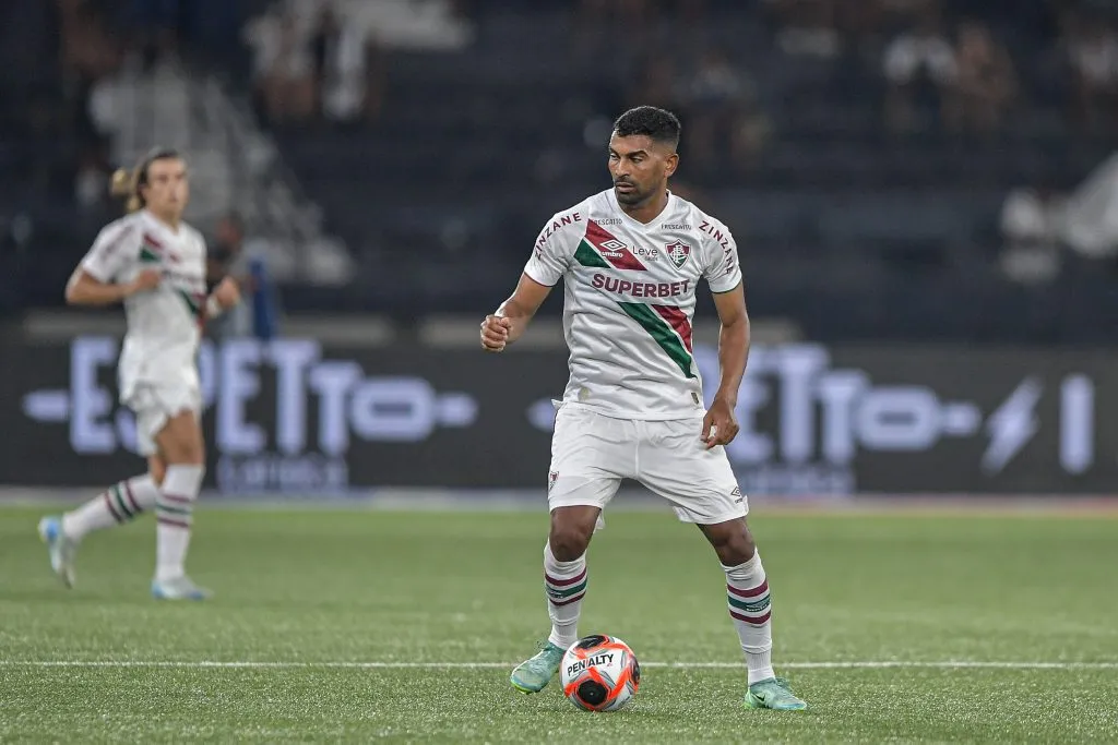 Thiago Santos jogador do Fluminense durante partida contra o Botafogo pelo campeonato Carioca – Foto: Thiago Ribeiro/AGIF