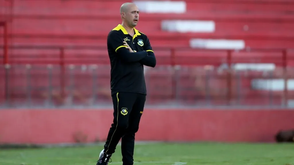 Ricardo expôs estratégia para conseguir vencer o Santos – Foto: Marlon Costa/AGIF