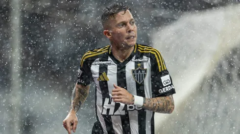 Bernard se emocionou ao desabafar após empate