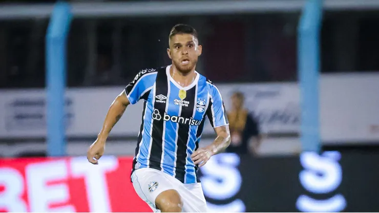 Cuéllar em ação com a camisa do Imortal Tricolor.