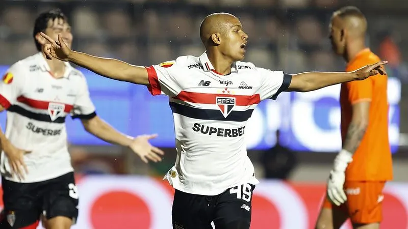 Ryan Francisco comemora gol pelo São Paulo. Foto: Rubens Chiri/Saopaulofc