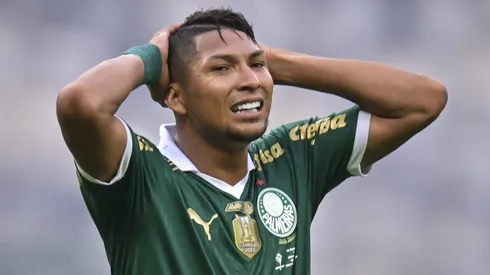 Rony pode ver negociação emperrar e permanecer no Palmeiras