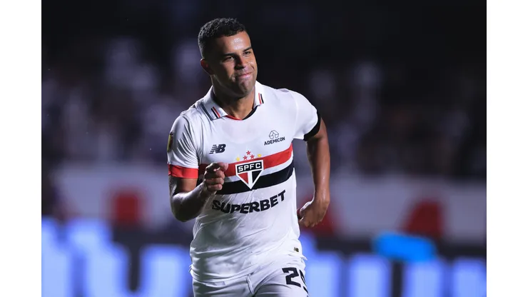 Alisson jogador do Sao Paulo comemora seu gol durante partida contra o Palmeiras no estadio Morumbi pelo campeonato Paulista 2024. Foto: Ettore Chiereguini/AGIF