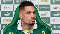 Atacante Paulinho