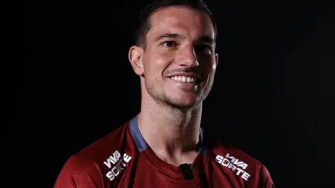 Cédric Soares em apresentação no São Paulo (Rubens Chiri / São Paulo FC)