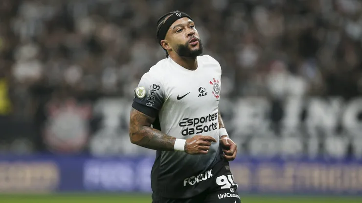 Memphis Depay (Photo by Ricardo Moreira/Getty Images)