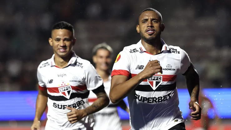 André Silva jogador do São Paulo comemora seu gol durante partida contra o Portuguesa no estádio Pacaembu pelo campeonato Paulista 2025. Foto: Marcello Zambrana/AGIF