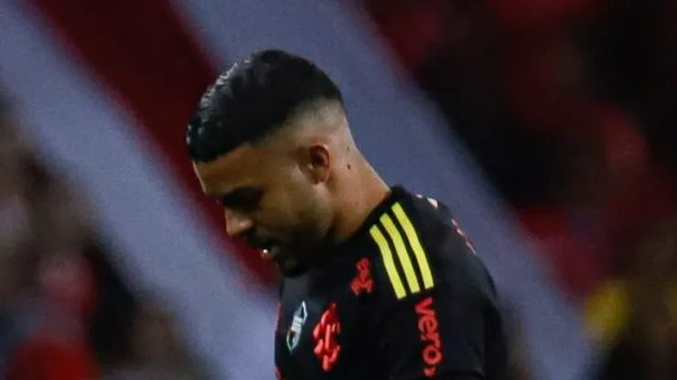 Wanderson jogador do Internacional lamenta chance perdida durante partida contra o Juventude no estadio Beira-Rio pelo Campeonato Brasileiro