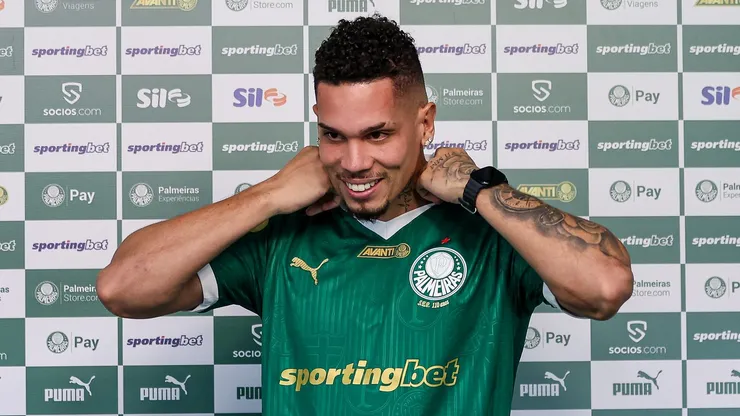 Paulinho em sua apresentação no Palmeiras. Foto: Fabio Menotti/Palmeiras