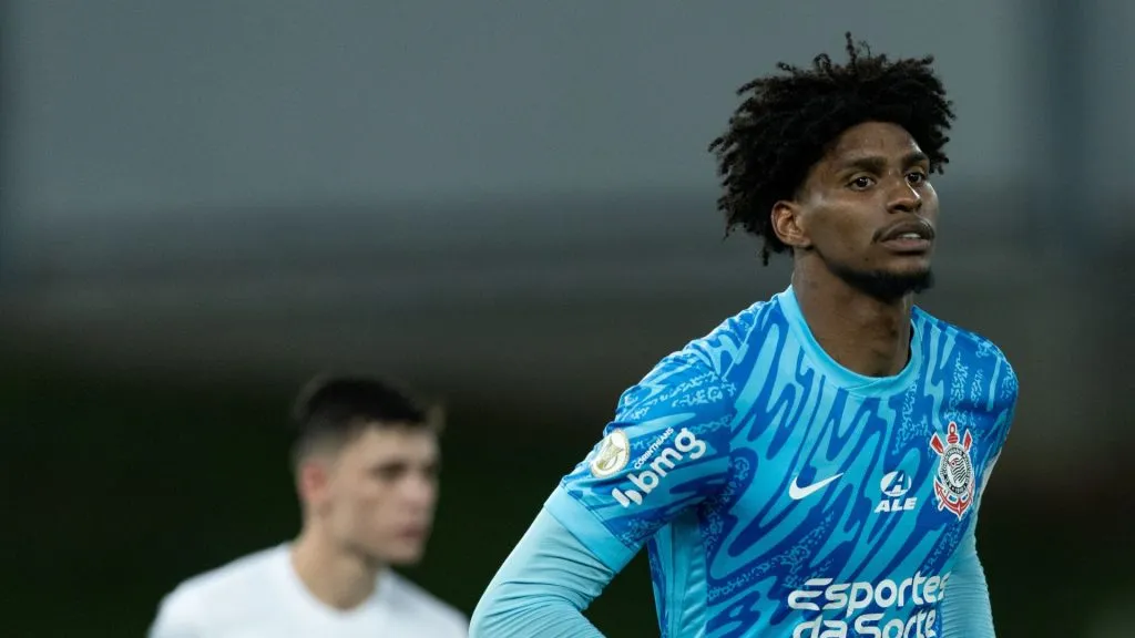 Hugo Souza, goleiro do Corinthians, durante partida – Foto: Rodrigo Coca/Agência Corinthians