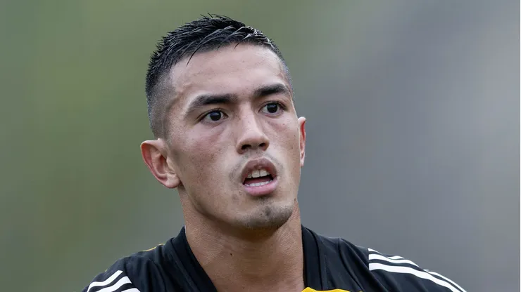 Cuello treinando na Cidade do Galo, em Vespasiano.
