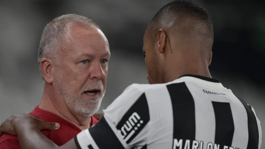 Mano Menezes no clássico contra o Botafogo