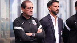 Ramón Díaz e seu auxiliar no Corinthians
