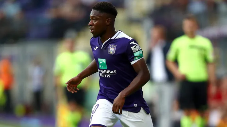 Francis Amuzu pelo Anderlecht. Foto: Dean Mouhtaropoulos/Getty Images.