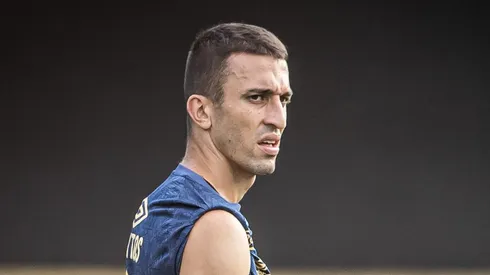 João Schmidt, meio-campista do Santos