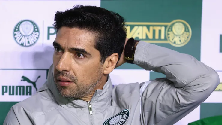 SP - SAO PAULO - 28/01/2025 - PAULISTA 2025, PALMEIRAS X BRAGANTINO - Abel Ferreira tecnico do Palmeiras durante partida contra o Bragantino no estadio Arena Allianz Parque pelo campeonato Paulista 2025. Foto: Marcello Zambrana/AGIF