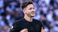 Rodrigo Garro comemorando gol durante partida entre Corinthians e Vasco, na Neo Química Arena, pelo Brasileirão 2024.