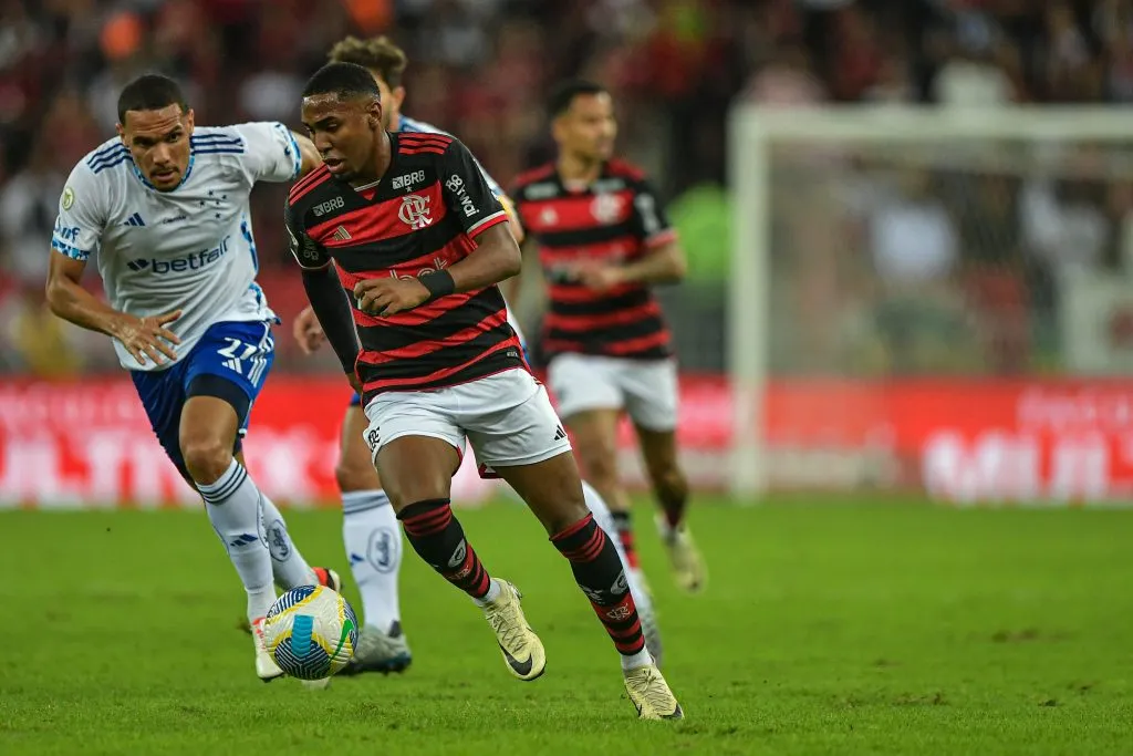 SP – RIO DE JANEIRO – 30/06/2024 – BRASILEIRO A 2024, FLAMENGO X CRUZEIRO – Lorran jogador do Flamengo durante partida contra o Cruzeiro no estadio Maracana pelo campeonato Brasileiro A 2024. Foto: Thiago Ribeiro/AGIF
