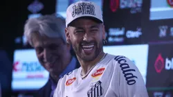 Neymar durante sua apresentação oficial como jogador do Santos realizada na Vila Belmiro. Foto: Reinaldo Campos / AGIF