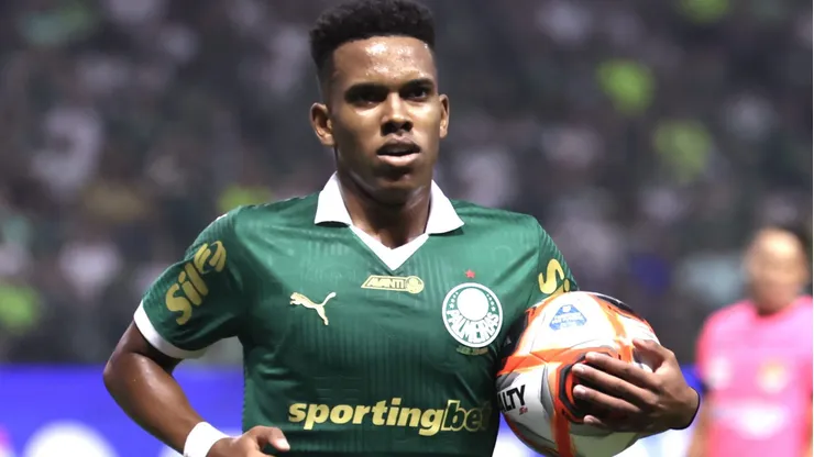 Estêvão em partida do Campeonato Paulista 2025. Foto: Marcello Zambrana/AGIF