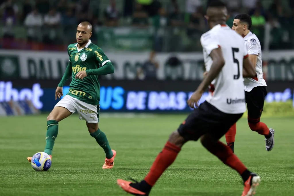 SP – SAO PAULO – 11/07/2024 – BRASILEIRO A 2024, PALMEIRAS X ATLETICO-GO – Mayke jogador do Palmeiras durante partida contra o Atletico-GO no estadio Arena Allianz Parque pelo campeonato Brasileiro A 2024. Foto: Marcello Zambrana/AGIF