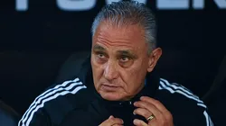 Tite durante partida entre Peñarol-URU e Flamengo, no Estádio Campeón Del Siglo, pelas quartas de final da Libertadores 2024. Foto: Ernesto Ryan