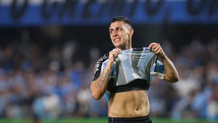 Cristian Pavón, do Grêmio, lamenta durante partida contra o Estudiantes no Couto Pereira pela Copa Libertadores 2024. Foto: Maxi Franzoi / AGIF