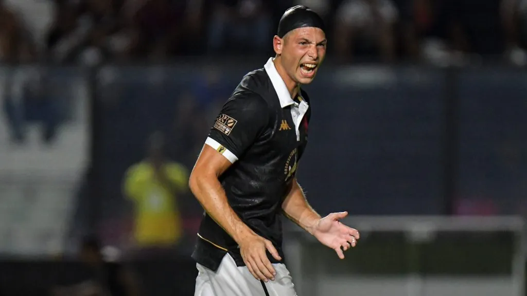 Capasso em partida pelo Vasco