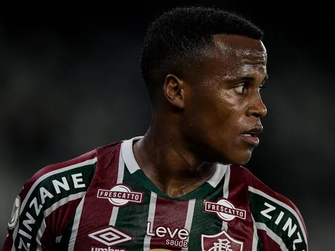 Jhon Arias fica irritado após pergunta em coletiva: "Vocês precisam parar"