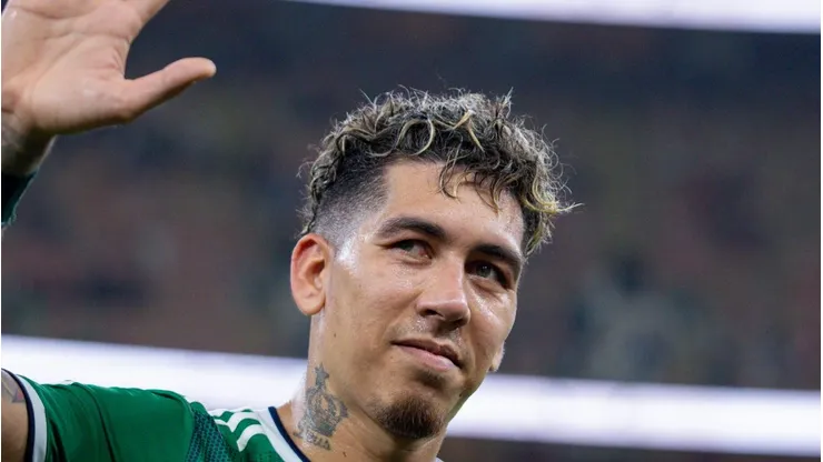 Firmino deve permanecer no Al-Ahli