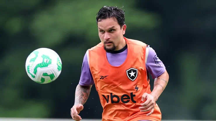 Artur será titular de Caçapa para jogo de volta da Recopa diante do Racing. Foto: Vitor Silva/Botafogo