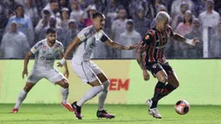 Santos x São Paulo se enfrentando na Vila Belmiro pelo Campeonato Paulista 2025. Foto: Marcello Zambrana/AGIF