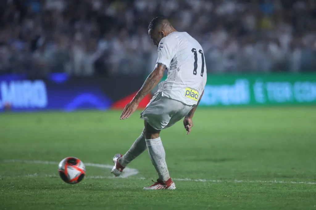 Guilherme no momento que marcou o 2° gol. Foto: Reinaldo Campos/AGIF