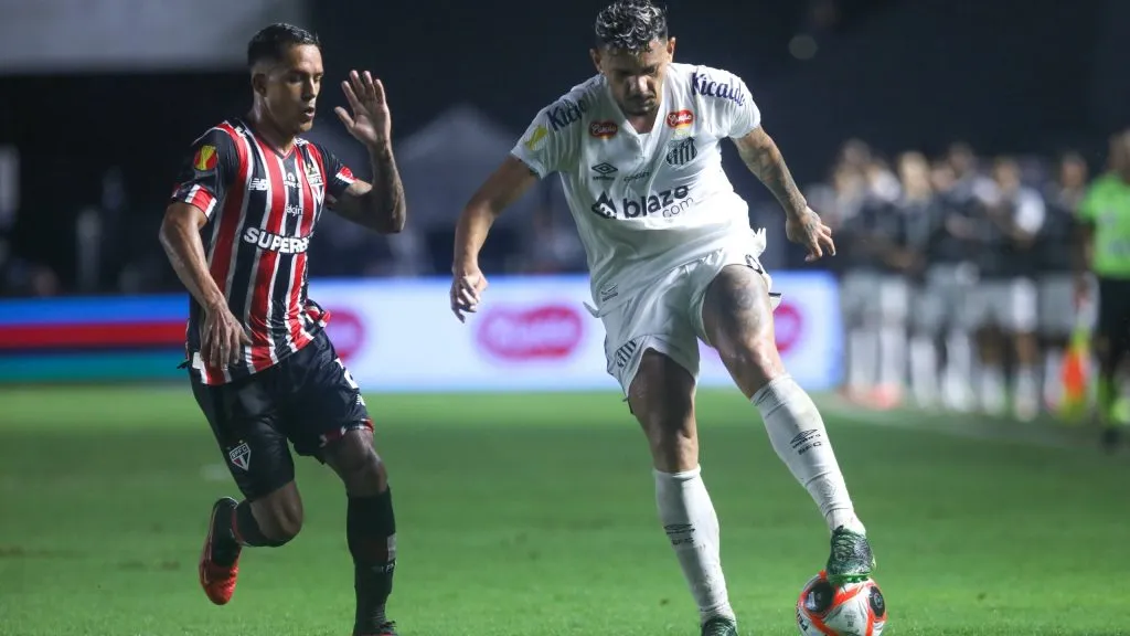 Tiquinho foi um dos grandes destaques do jogo. Foto: Reinaldo Campos/AGIF