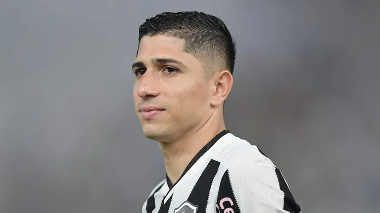 Savarino é um dos principais destaques do Alvinegro da Estrela Solitária.