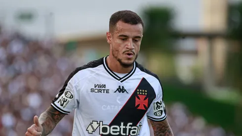 Coutinho ainda não caiu totalmente nas graças da torcida.