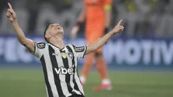 Savarino comemorando gol marcado em partida do Carioca 2025. Foto: Thiago Ribeiro/AGIF