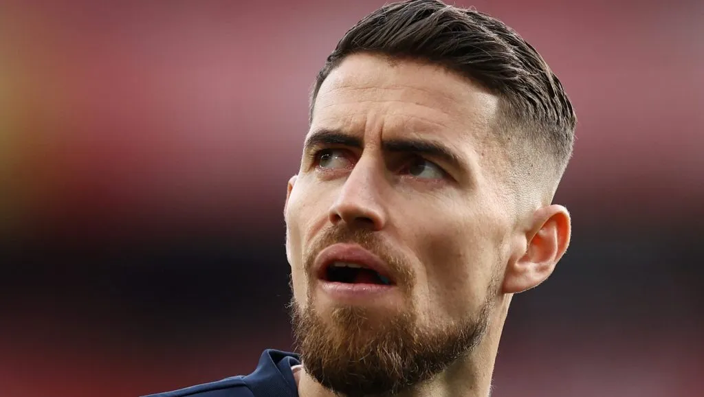 Foto: by Alex Pantling/Getty Images – Jorginho será reforço do CRF em fevereiro ou a partir do meio ano para o Mundial da Fifa.