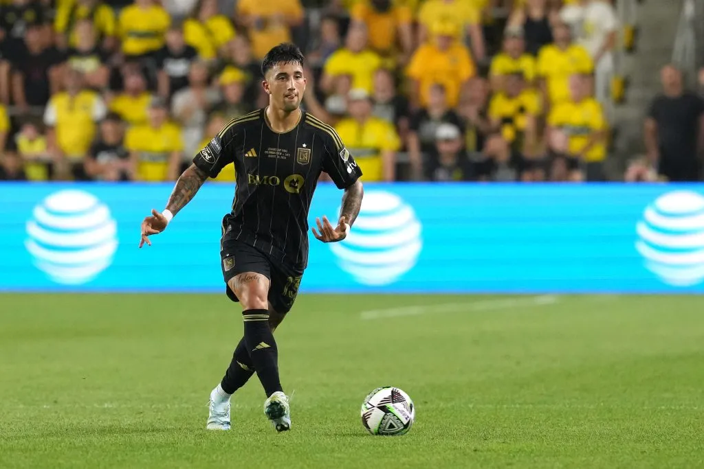 Cristian Oliveira em ação pelo Los Angeles FC, da MLS, contra o Columbus Crew. Foto: Jason Mowry / Getty Images