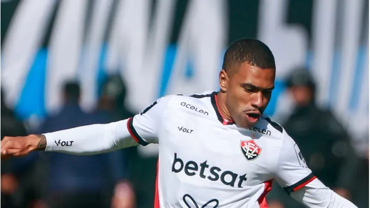 Lucas Esteves deve chegar ao Imortal na próxima semana.